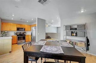 Photo #1: 2400429 Listing