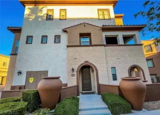 Photo #3: 2400446 Listing