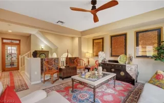 Photo #4: 2400446 Listing