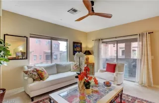 Photo #6: 2400446 Listing