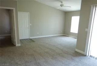 Photo #4: 2400456 Listing