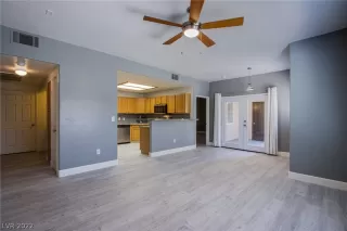 Photo #3: 2400457 Listing 