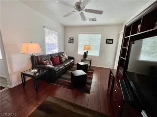 Photo #3: 2400460 Listing