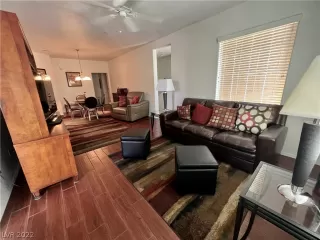 Photo #4: 2400460 Listing