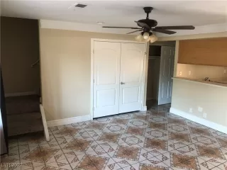 Photo #2: 2400482 Listing 