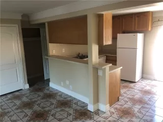 Photo #3: 2400482 Listing 