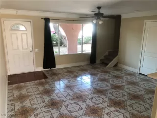 Photo #6: 2400482 Listing 