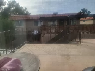 Photo #5: 2400490 Listing