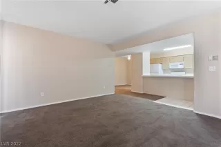 Photo #5: 2400505 Listing