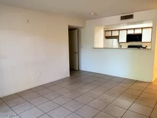 Photo #2: 2400508 Listing