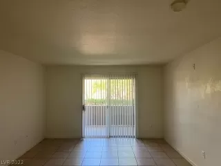 Photo #4: 2400508 Listing