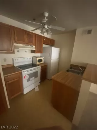 Photo #2: 2400513 Listing 