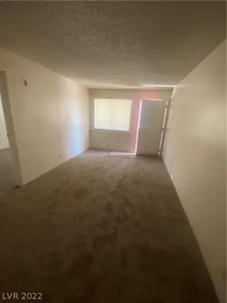 Photo #4: 2400513 Listing 