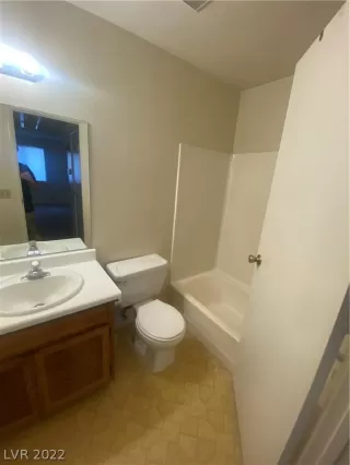 Photo #6: 2400513 Listing 