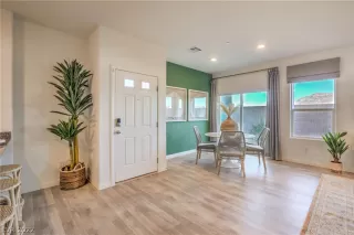 Photo #2: 2400522 Listing