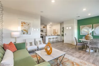 Photo #6: 2400522 Listing