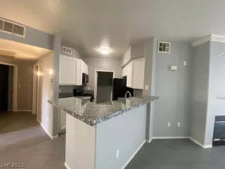 Photo #3: 2400590 Listing 