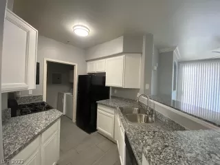 Photo #6: 2400590 Listing 