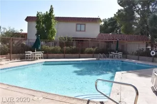 Photo #1: 2400594 Listing 