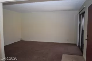 Photo #3: 2400594 Listing 