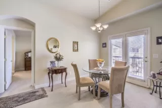 Photo #2: 2400614 Listing