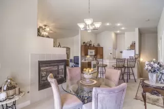 Photo #4: 2400614 Listing