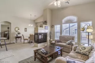 Photo #6: 2400614 Listing