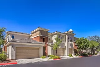 Photo #1: 2400637 Listing 