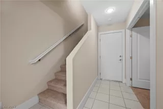 Photo #4: 2400652 Listing