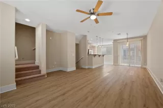 Photo #6: 2400652 Listing