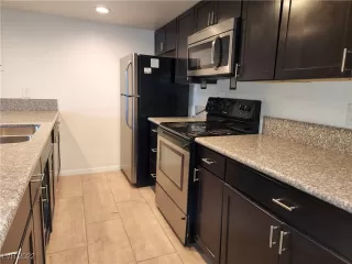 Photo #6: 2400654 Listing 