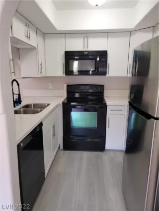 Photo #1: 2400659 Listing