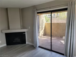 Photo #4: 2400659 Listing