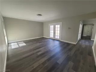 Photo #3: 2400690 Listing 