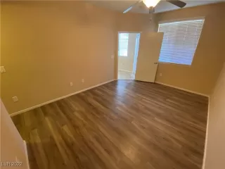 Photo #4: 2400704 Listing 