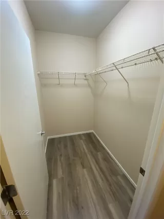 Photo #5: 2400704 Listing 