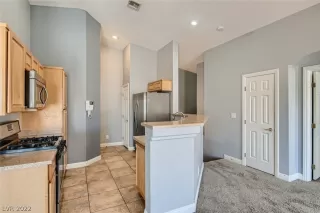 Photo #5: 2400713 Listing 