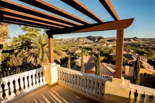 Photo #1: 2400716 Listing 