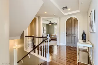 Photo #4: 2400716 Listing 