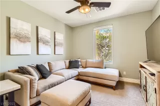 Photo #6: 2400716 Listing 