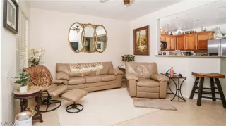 Photo #2: 2400721 Listing 