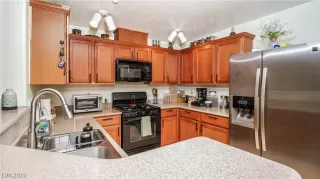 Photo #6: 2400721 Listing 