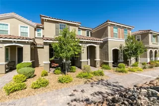 Photo #2: 2400723 Listing 