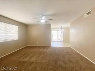 Photo #4: 2400735 Listing