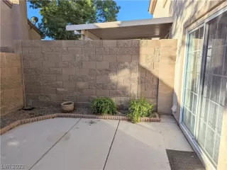 Photo #5: 2400738 Listing