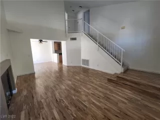 Photo #3: 2400771 Listing 