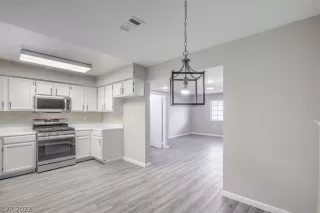 Photo #2: 2400778 Listing 