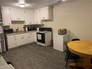Photo #2: 2400810 Listing