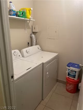 Photo #5: 2400810 Listing