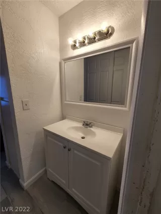 Photo #2: 2400820 Listing 